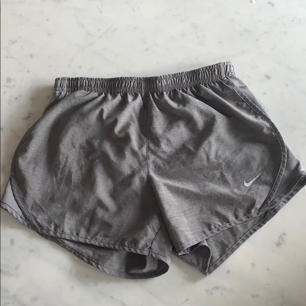 Nike Girls' Dry Heathered Tempo Running Shorts